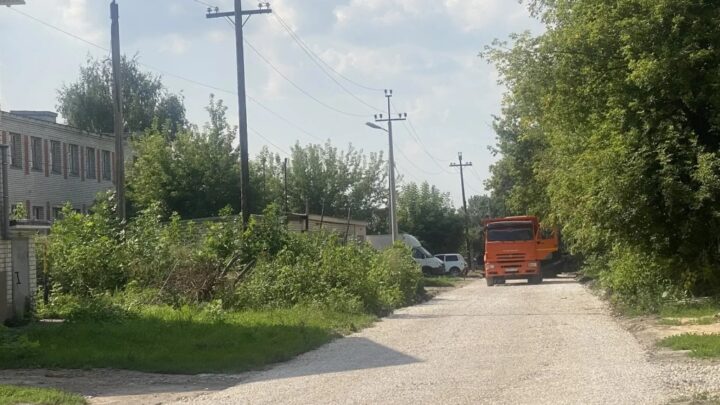 В Ртищево в рамках комплексного благоустройства ведутся работы по ремонту дорожного полотна