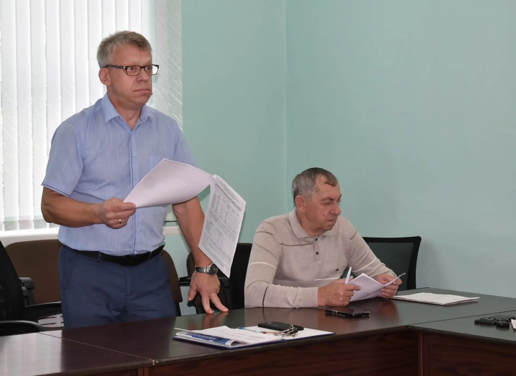 Глава Ртищевского муниципального района Александр Жуковский провел постоянно действующее совещание с участием начальников отделов и глав администраций сельских поселений