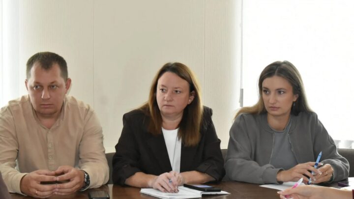 Сегодня, 15 августа, по инициативе Губернатора Саратовской области Романа Бусаргина, глава Ртищевского района Александр Жуковский провел общеобластной приём граждан