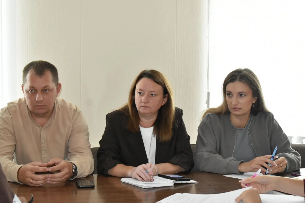 Сегодня, 15 августа, по инициативе Губернатора Саратовской области Романа Бусаргина, глава Ртищевского района Александр Жуковский провел общеобластной приём граждан