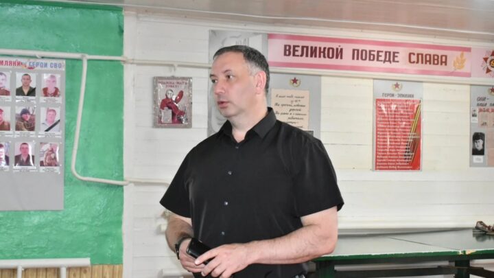 В пос. Красные Гривки состоялась встреча главы Ртищевского района Александра Жуковского с жителями Шило-Голицынского муниципального образования