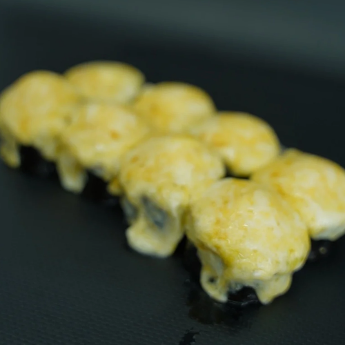 Запеченный ролл с креветкой