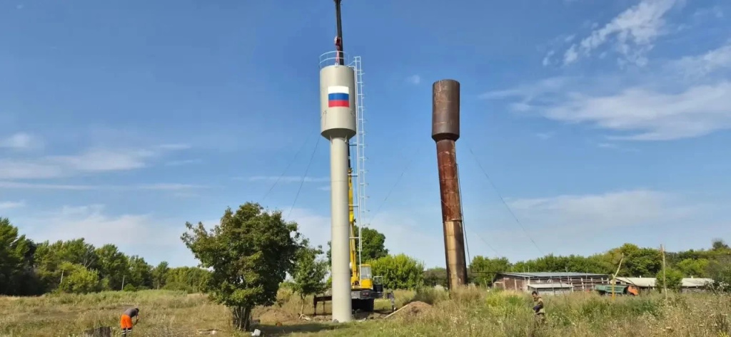 В поселке Красные Гривки установлена новая водонапорная башня