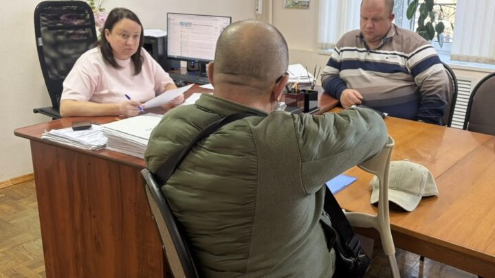 Сегодня заместитель главы администрации по вопросам муниципального имущества и развитию инфраструктуры Дина Платонова провела приём граждан по личным вопросам