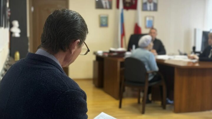 Сегодня глава Ртищевского муниципального района Александр Жуковский провел очередной приём граждан по личным вопросам