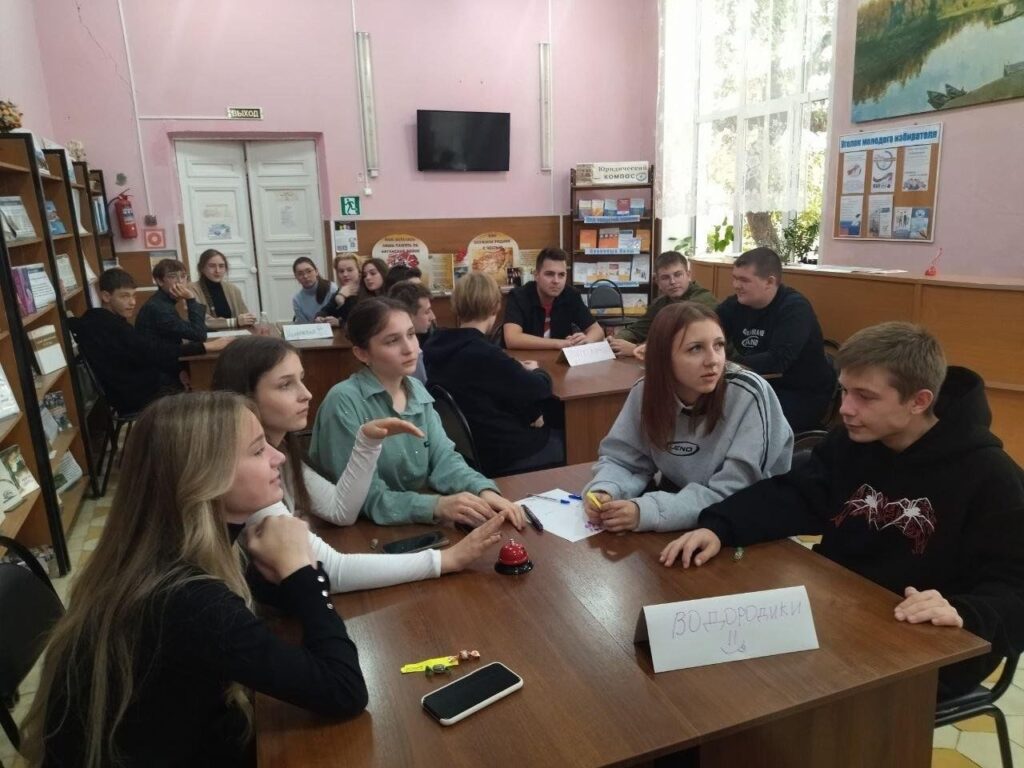 Интеллектуальная игра «Школа детективов»
